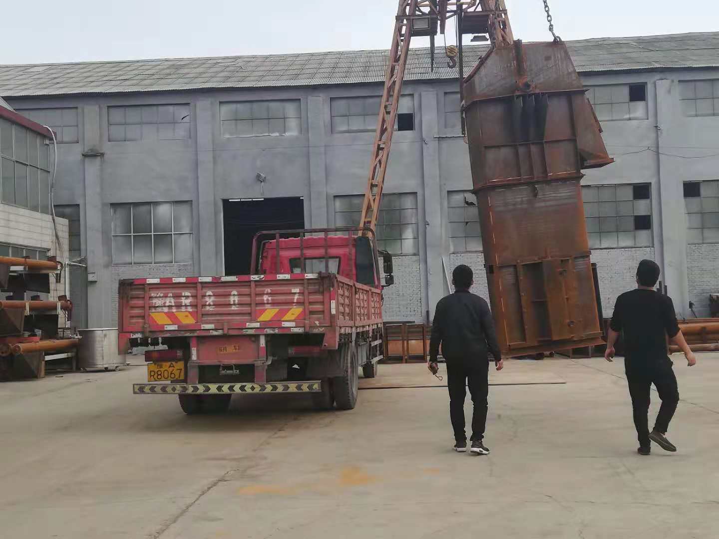 相應(yīng)號(hào)召，NE15板鏈提升機(jī)原色出廠(chǎng)