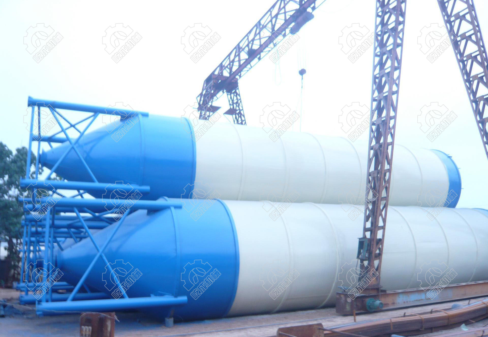 干混砂漿設(shè)備中成品倉(cāng)配套的一些講究